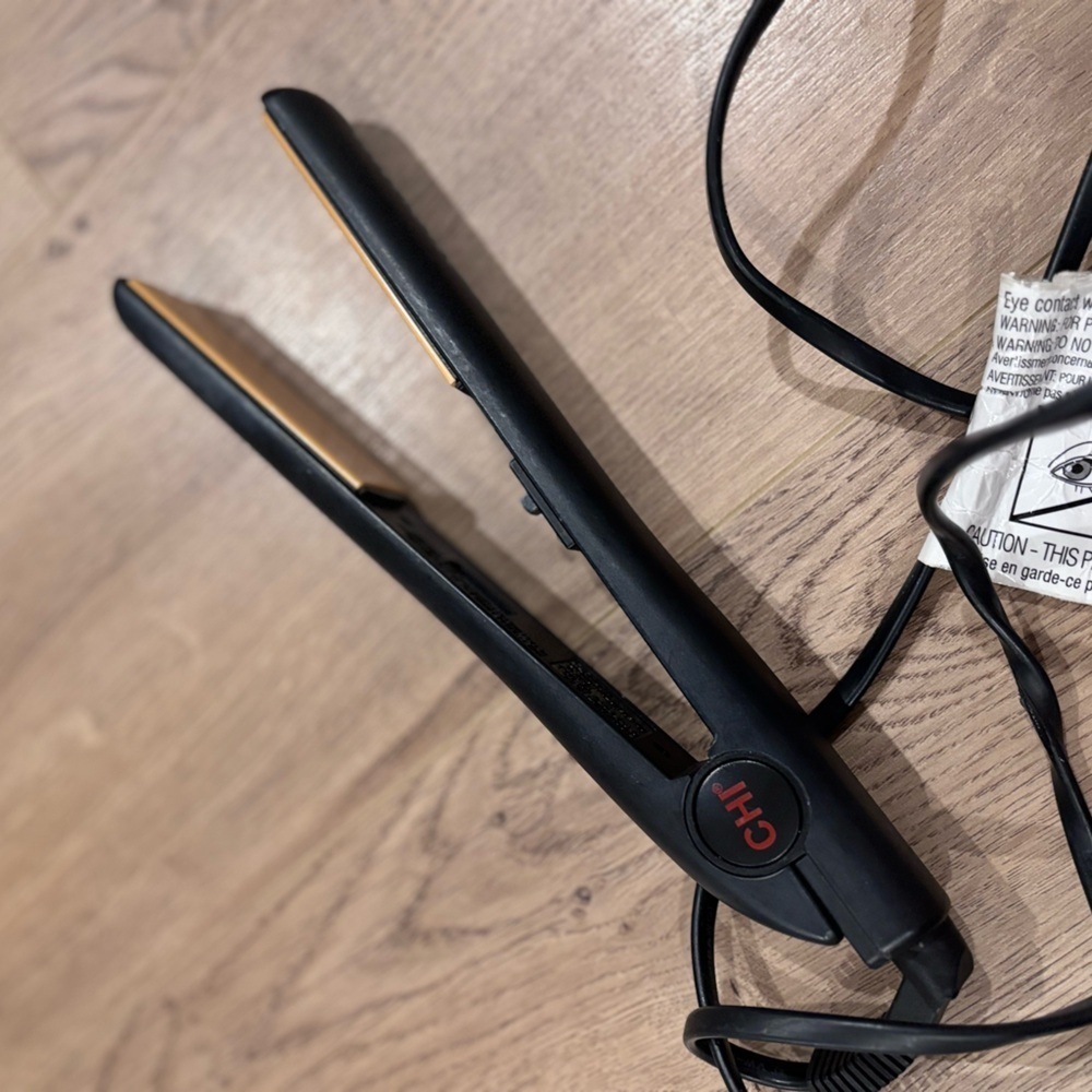 CHI Original 1" Ceramic Hairstyling Iron - Picture 4 of 5